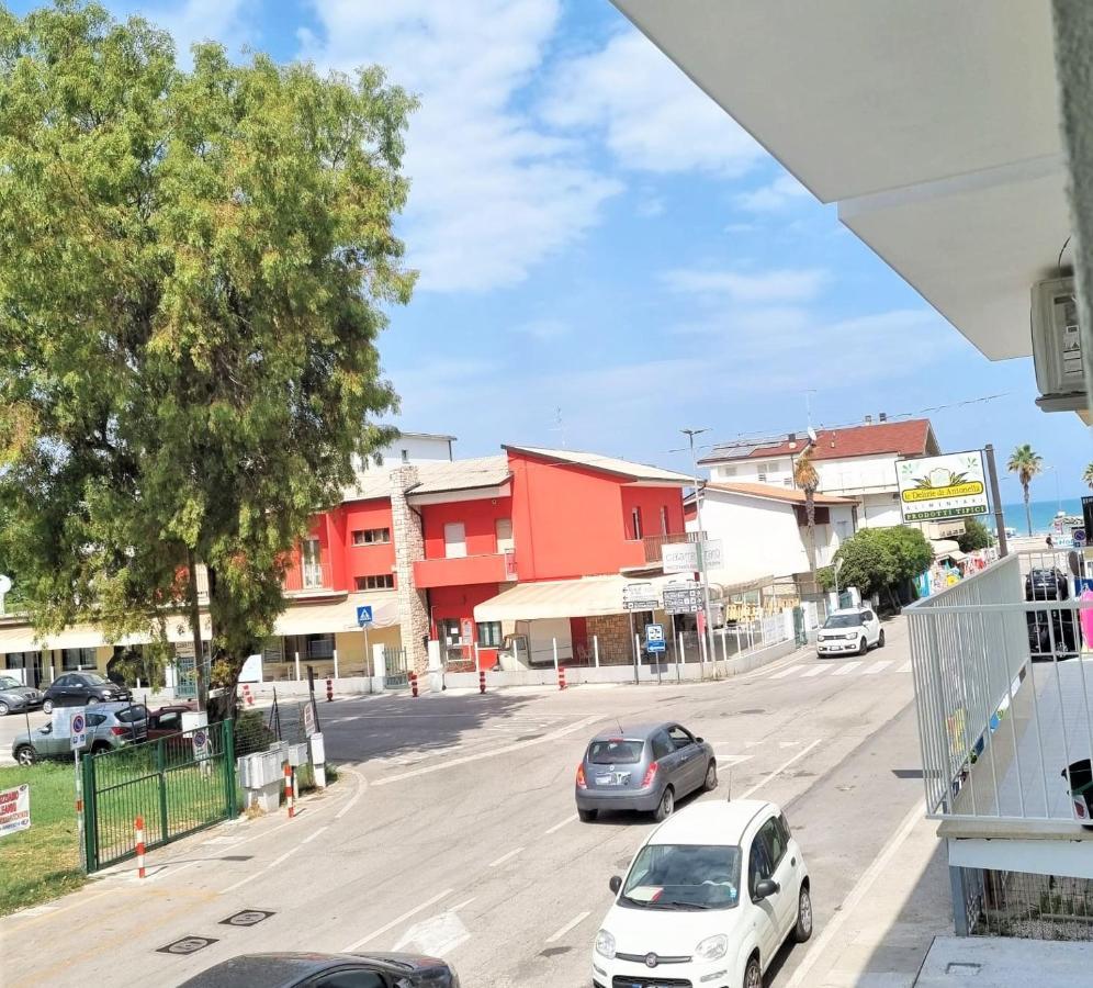Appartamenti Smeraldo Lido di Fermo Exteriör bild