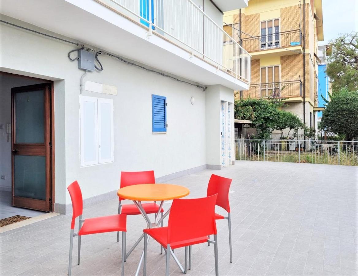 Appartamenti Smeraldo Lido di Fermo Exteriör bild